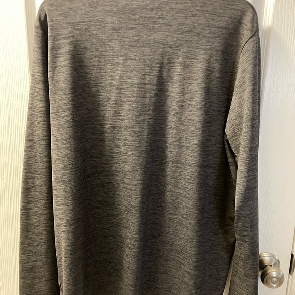 Reebok Men’s 1/4 zip pullover, medium - Picture 3 of 4